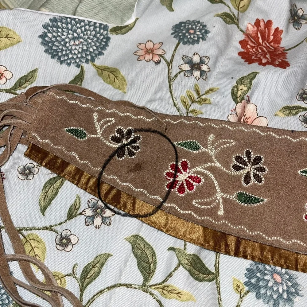 Leather Floral Embroidered Floral Stitched Belt